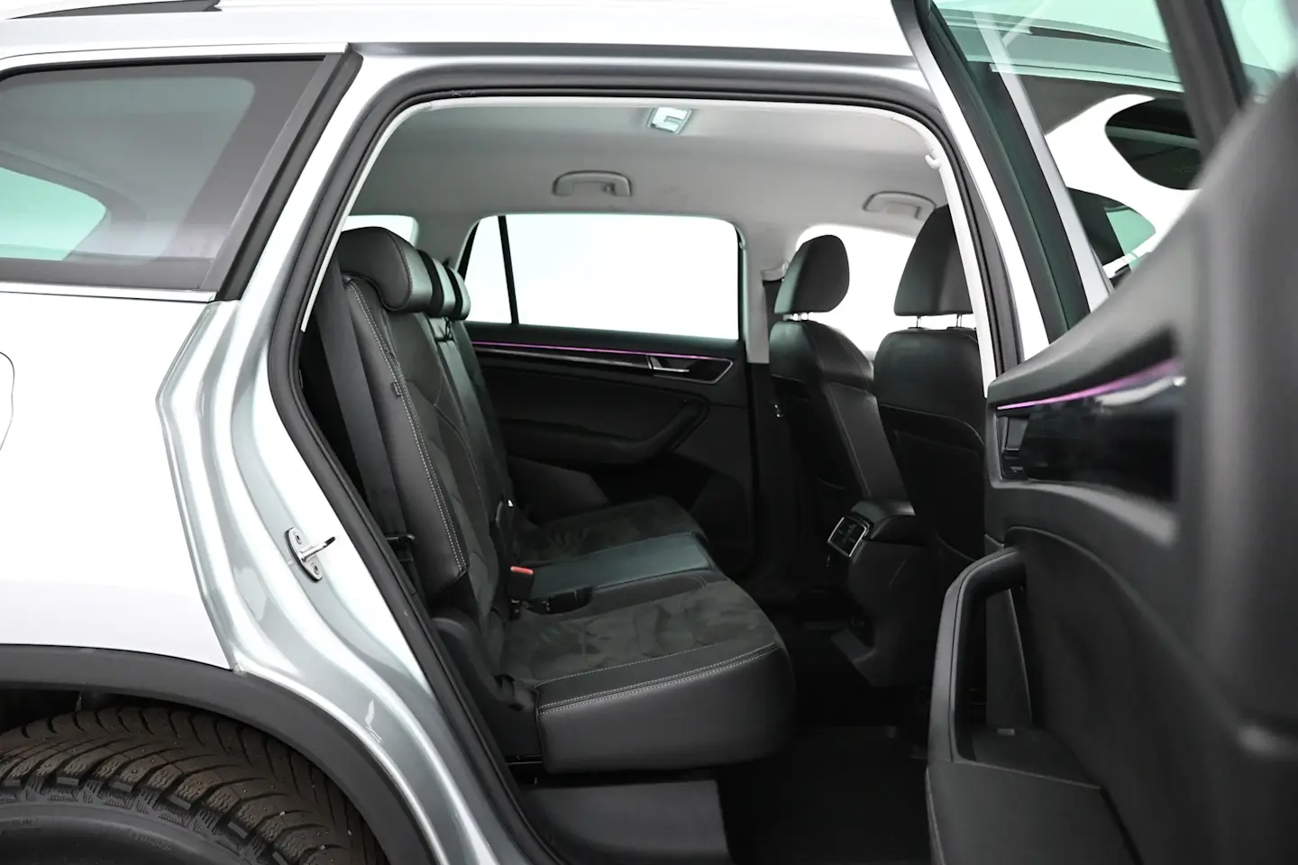 Car Image - 3nx2S78ilQhl3rLAELbaHH