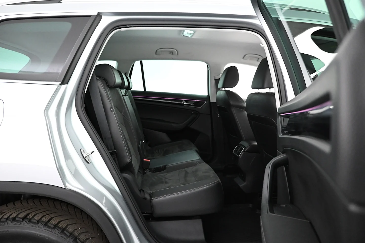 Car Image - 3nx2S78ilQhl3rLAELbaHH