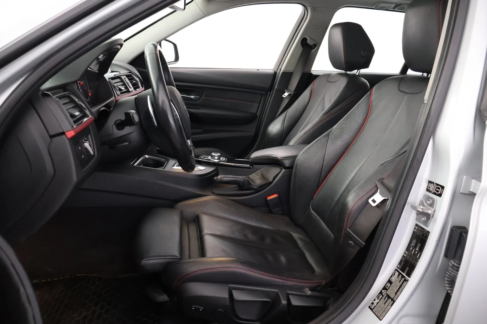 Car Image - 1HIKOyVJ6Pa25Wy346zCLV