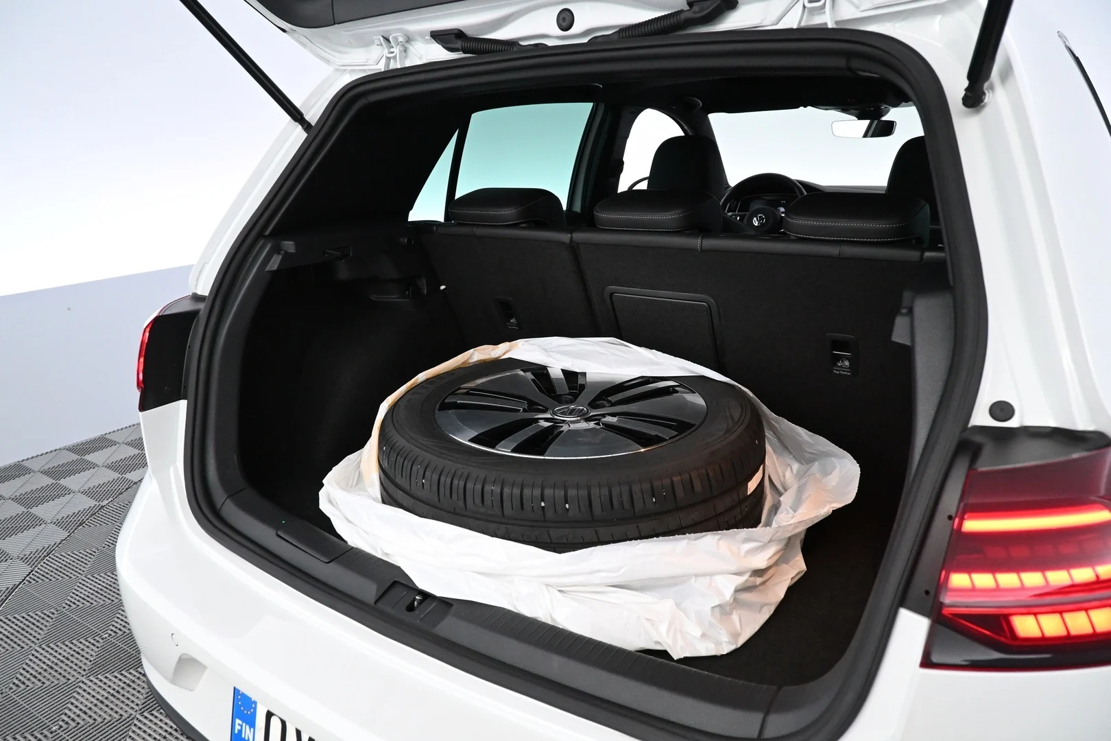 Car Image - 6X3qLXfvk3VQw3sTL3lyQJ