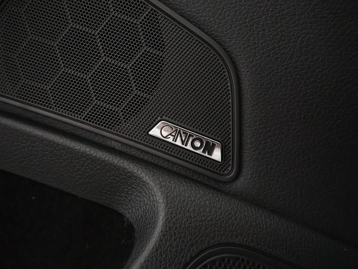 Car Image - 550j7H4KZzt3Dmg2VjLl23