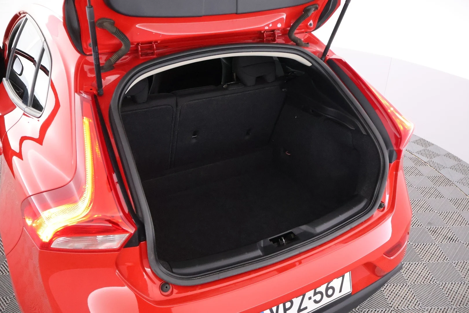 Car Image - 5RMRuY0oq7fQWw7xech4A1