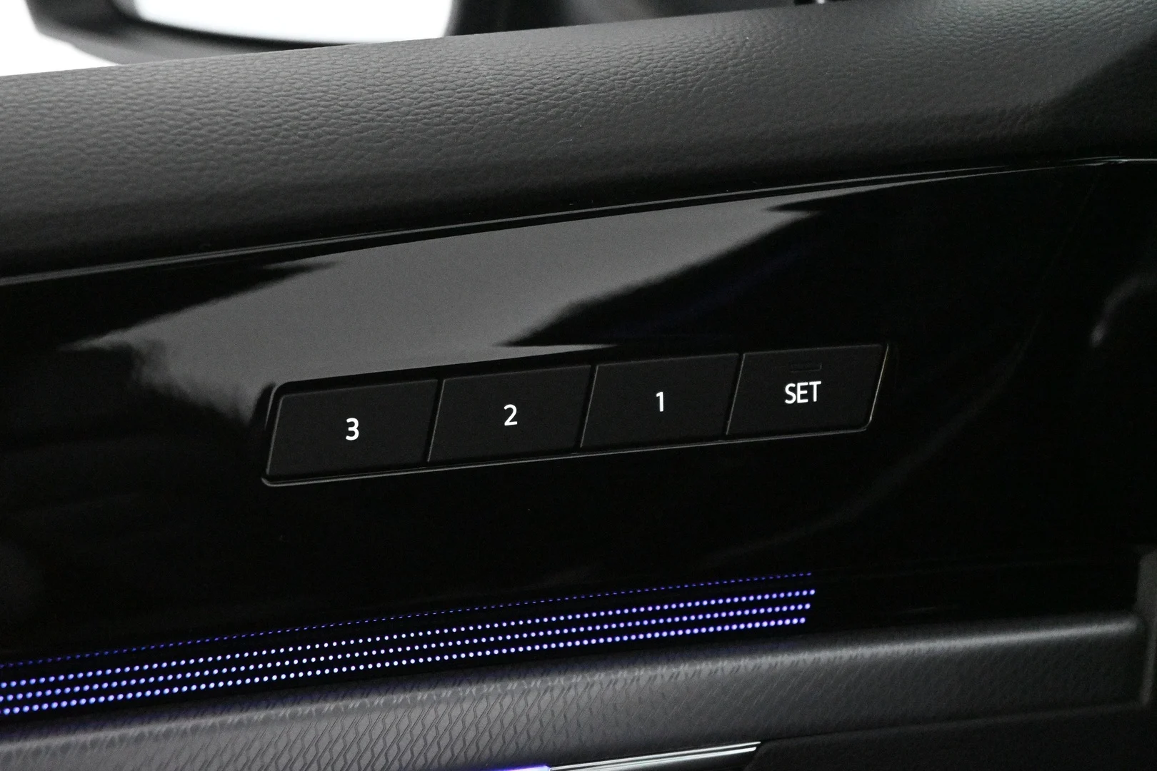 Car Image - wvnwtuucSVeP86wI0NqV1