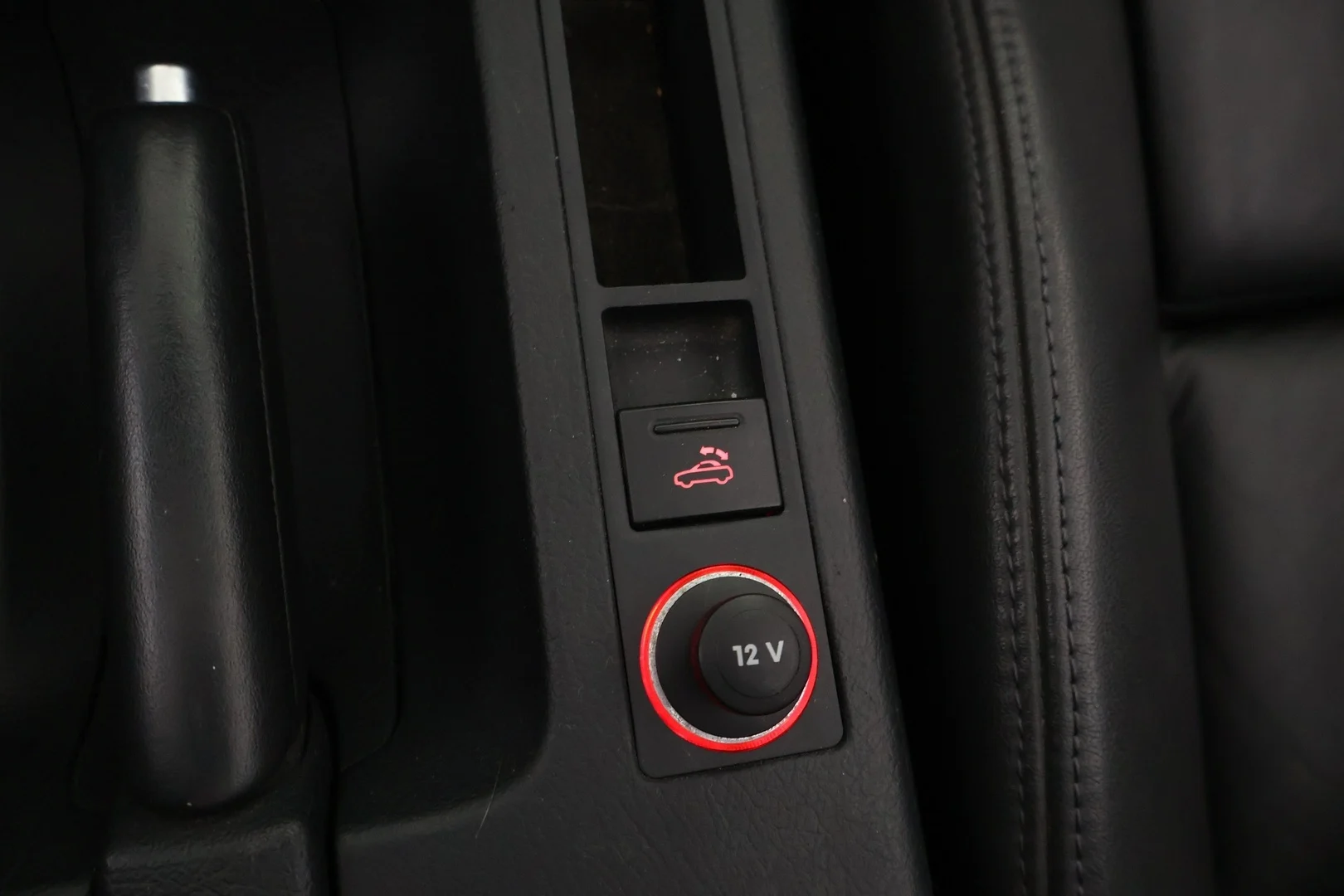 Car Image - 52LZ61f0KRxCprt8ybShWA