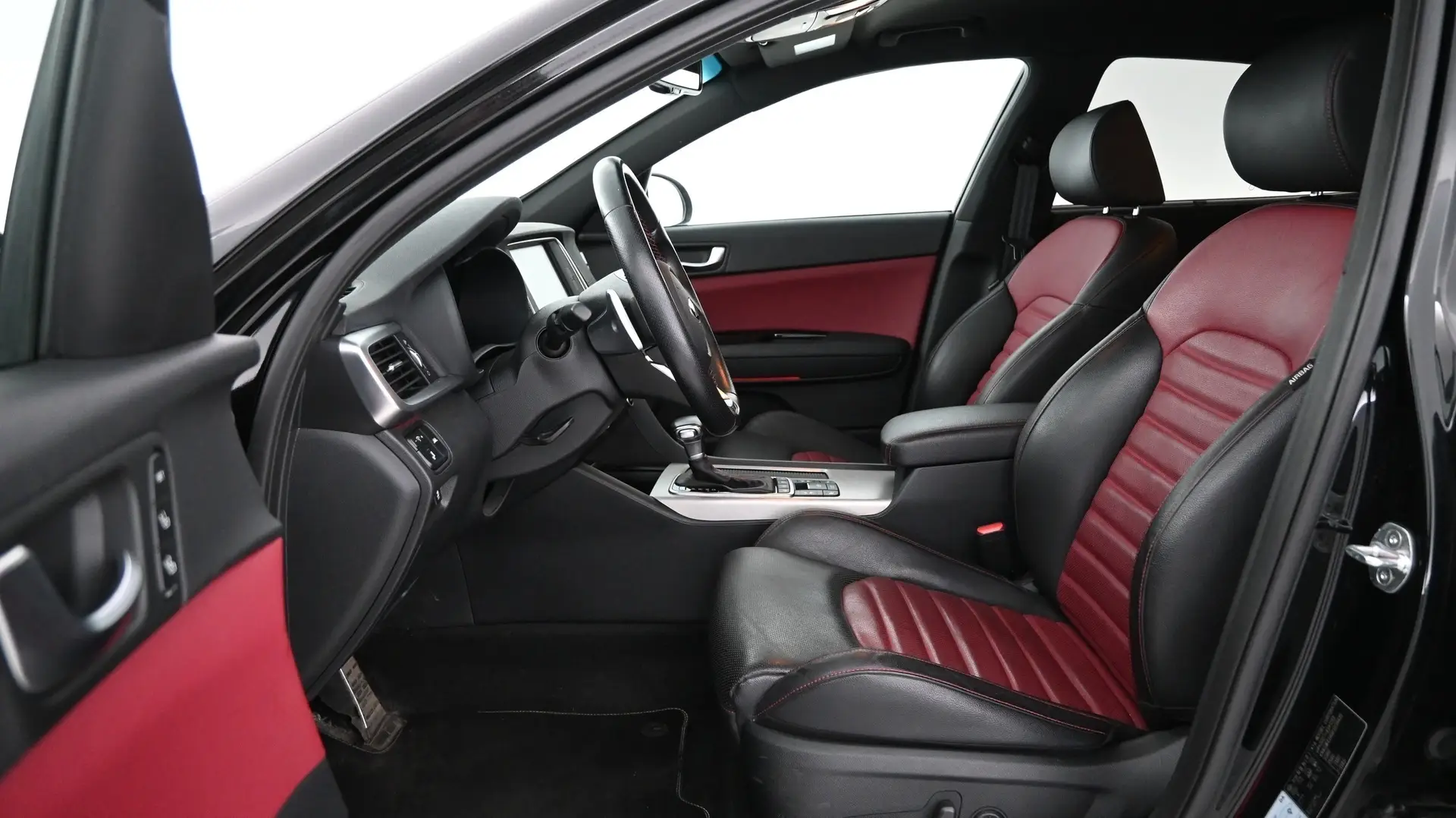 Car Image - 5QWnCAGh1peihwVSO5Cexq