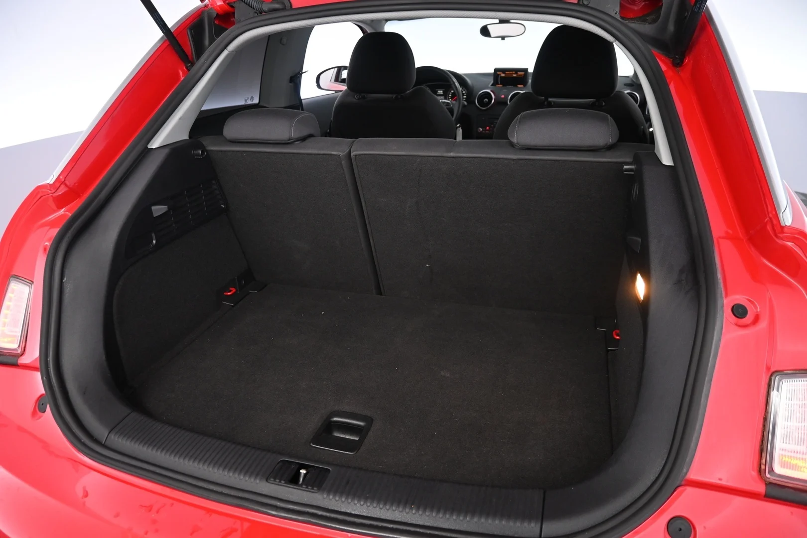 Car Image - 3ybquRTLX2IHJWzVp8mDhz