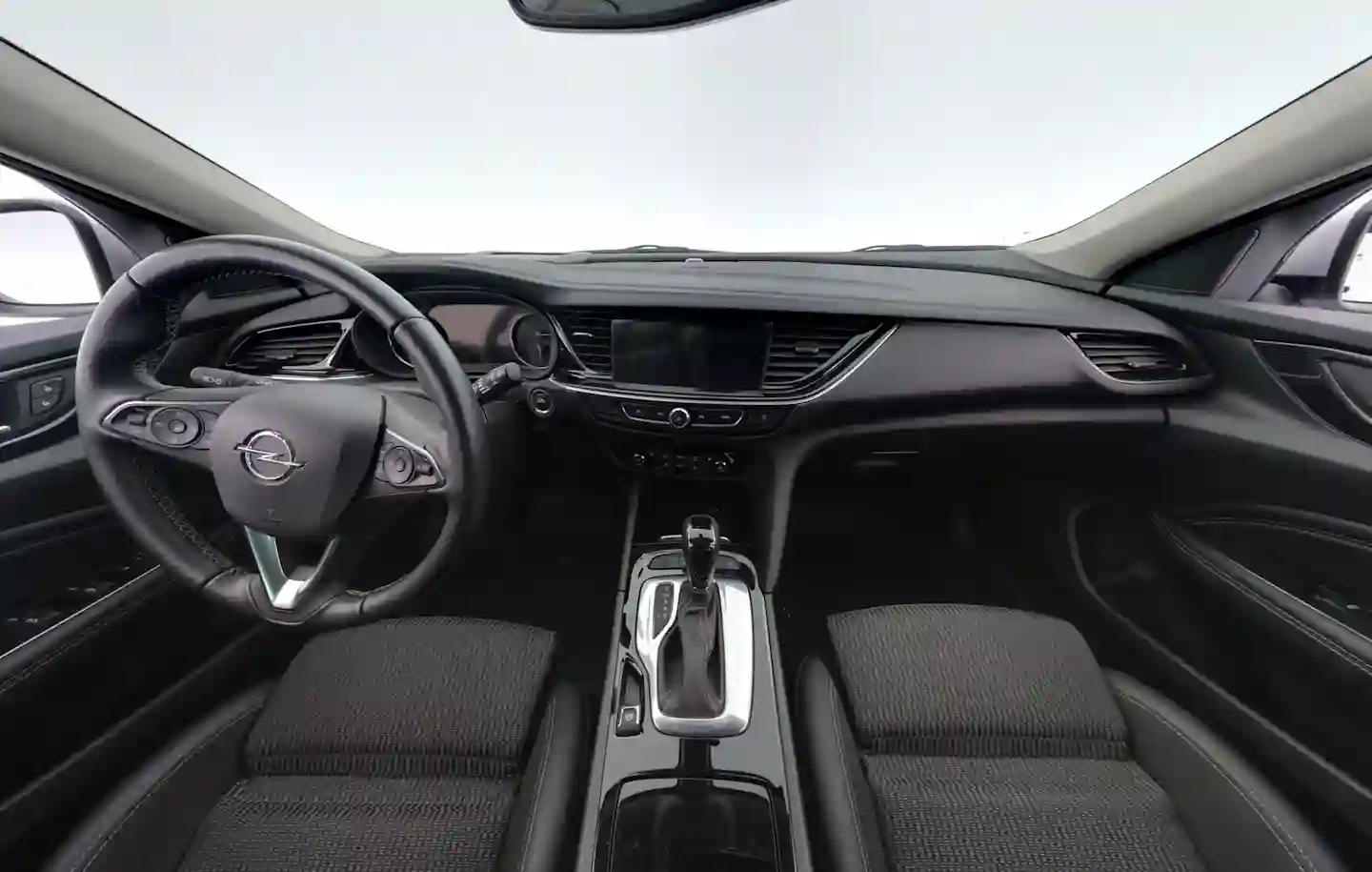 Car Image - 307thW2deAAYzTdgr2ENDo