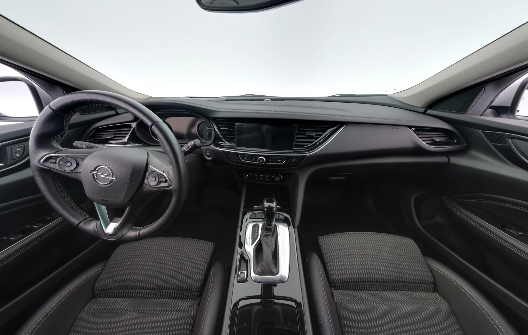 Car Image - 307thW2deAAYzTdgr2ENDo