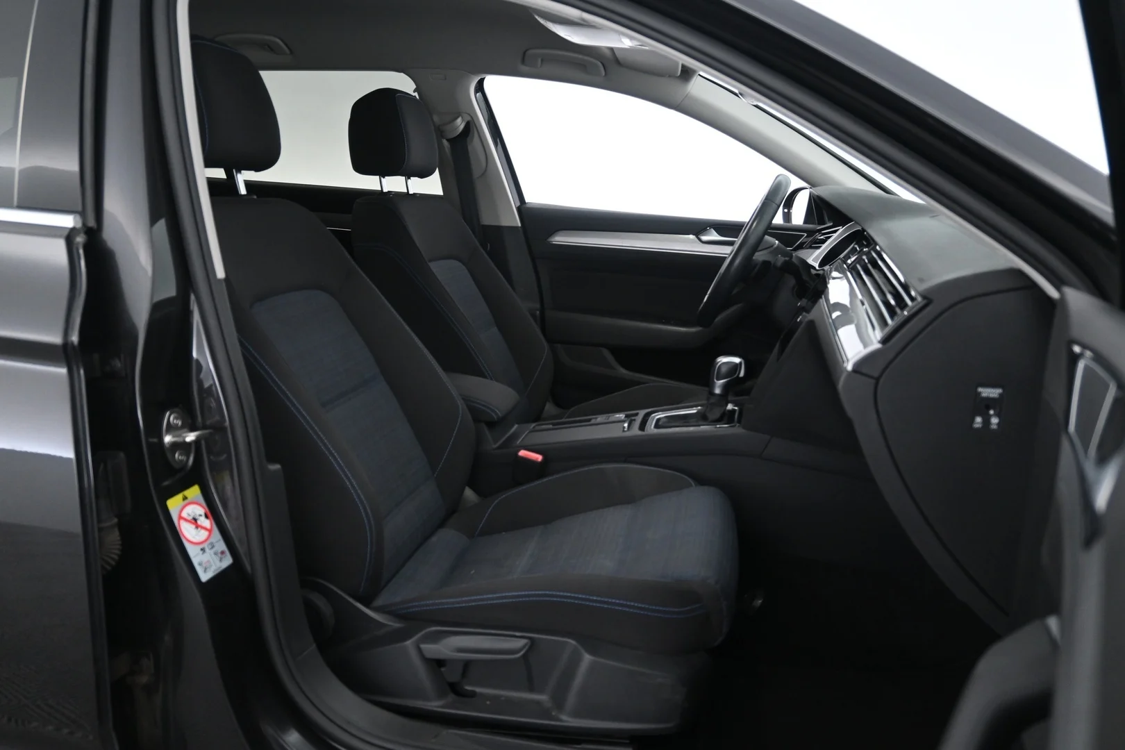 Car Image - 49kKCD4I7YkxnWQNdPSE1w