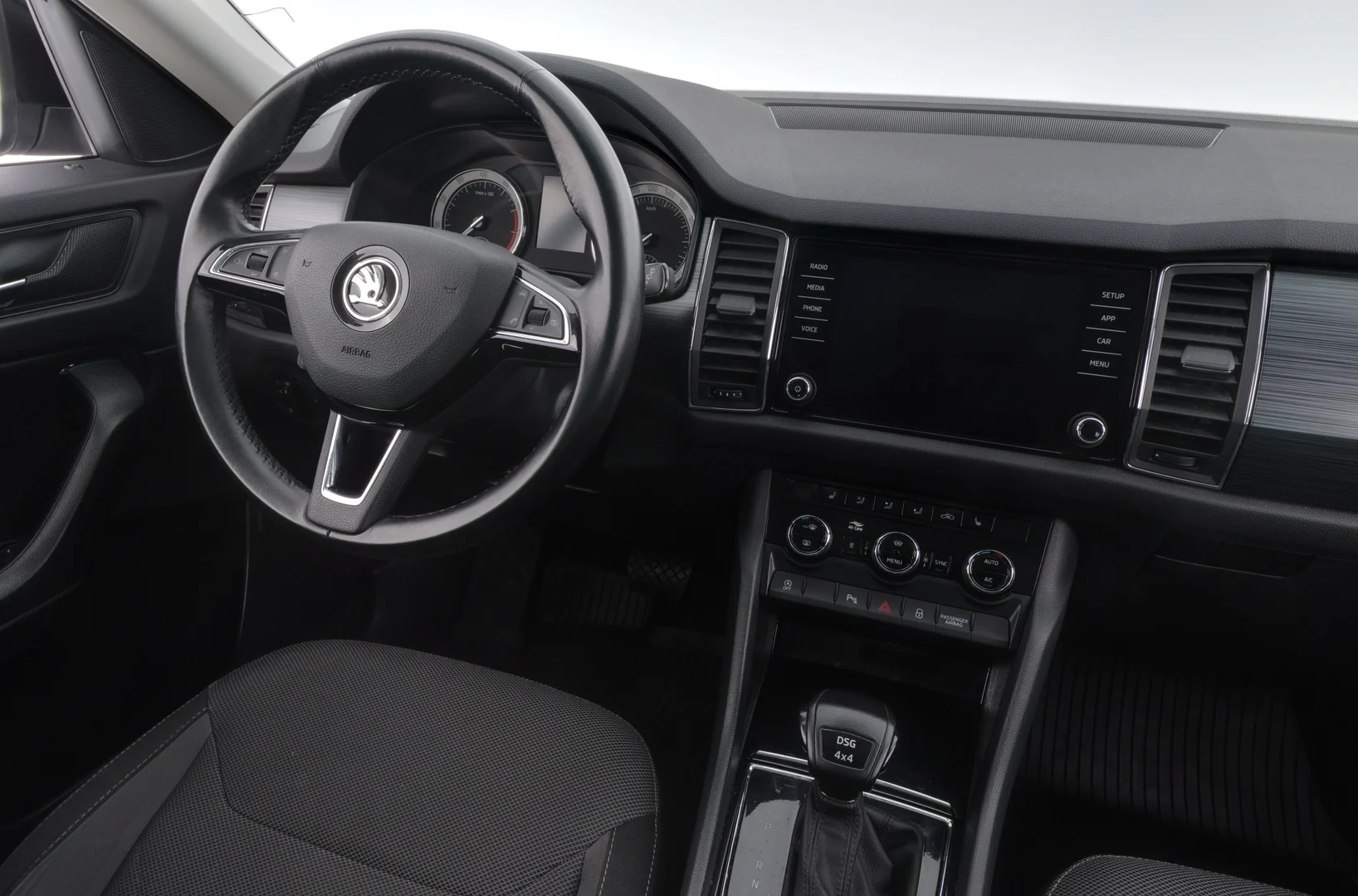 Car Image - 1TjRrVZqcoVDMxGxkpf4dN