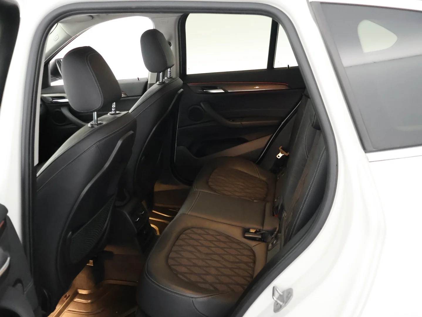 Car Image - 1GlbIiIakO5od6d8knT2CT