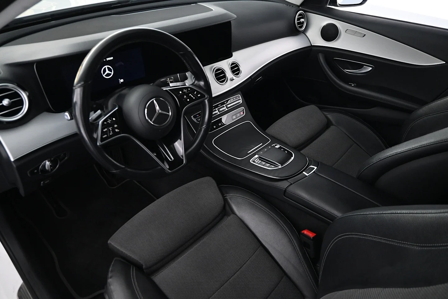 Car Image - 5kq6VLMW6qDa81fOZvqhb2