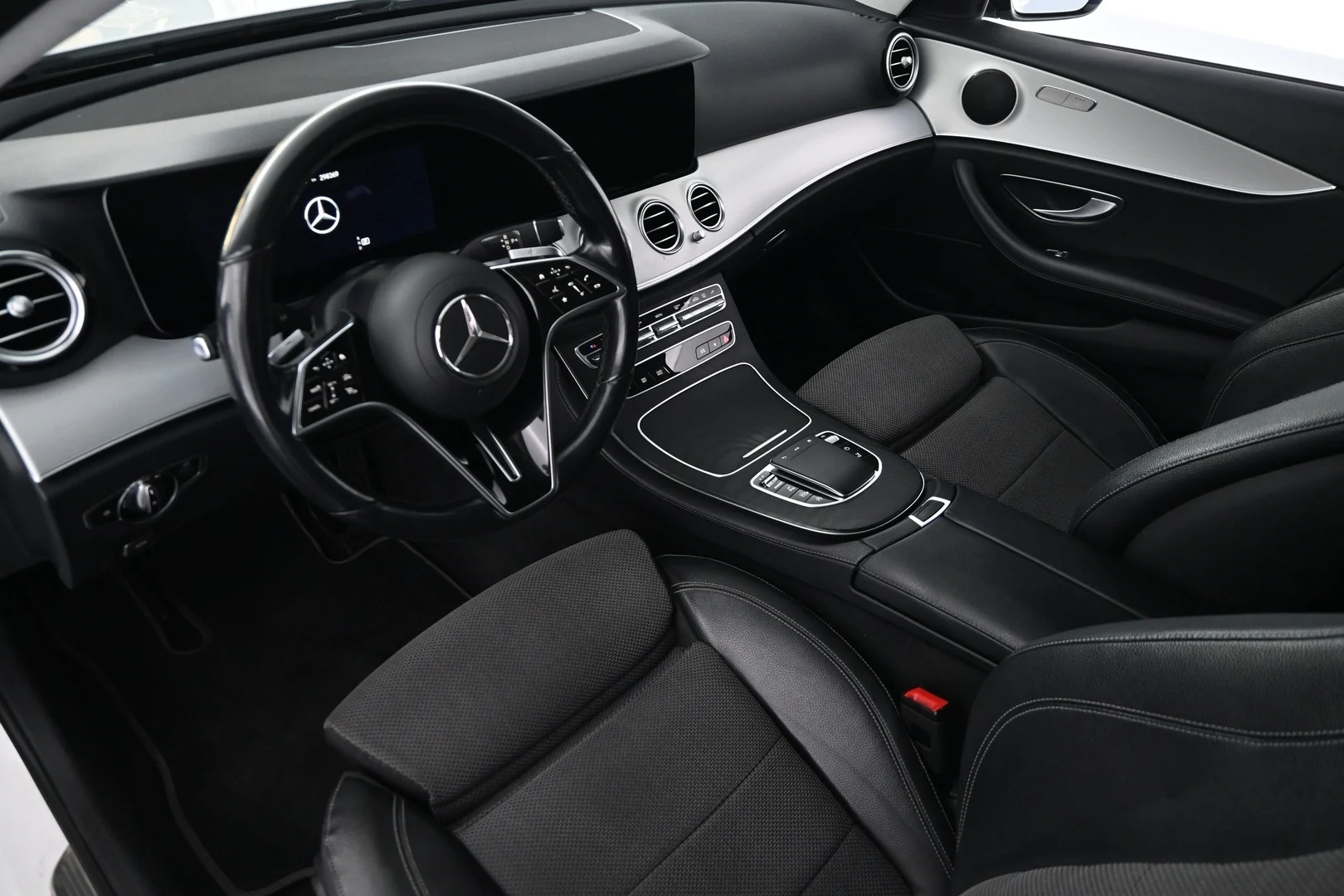 Car Image - 5kq6VLMW6qDa81fOZvqhb2