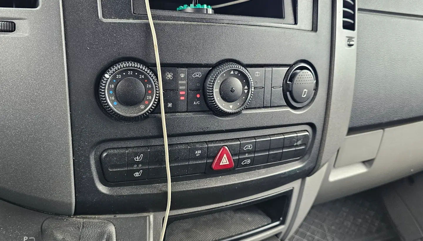 Car Image - 6iTLXBmcbfyZSmObM4ISiM