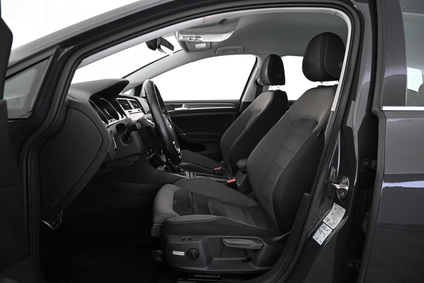 Car Image - 65Kj3jVFeTFCi87f1OpcIM