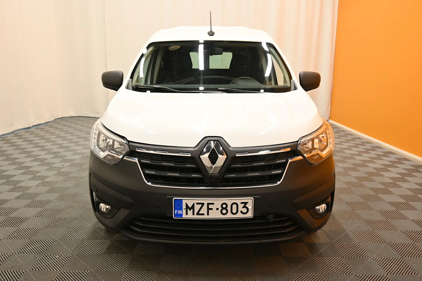 Car Image - 4yDM0DdlgmRFnTACMuXgQJ