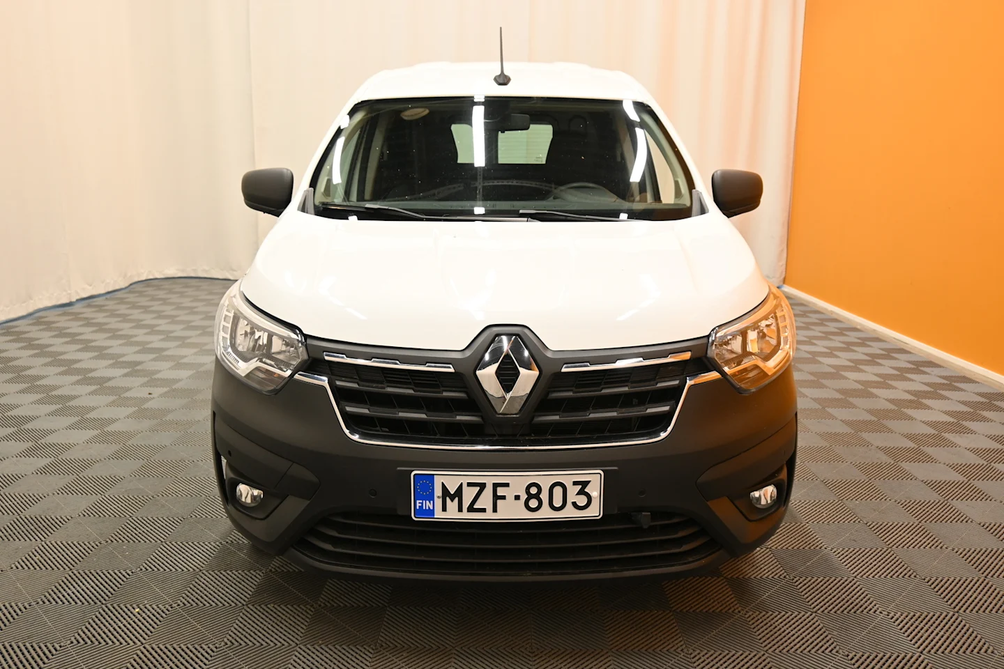 Car Image - 4yDM0DdlgmRFnTACMuXgQJ