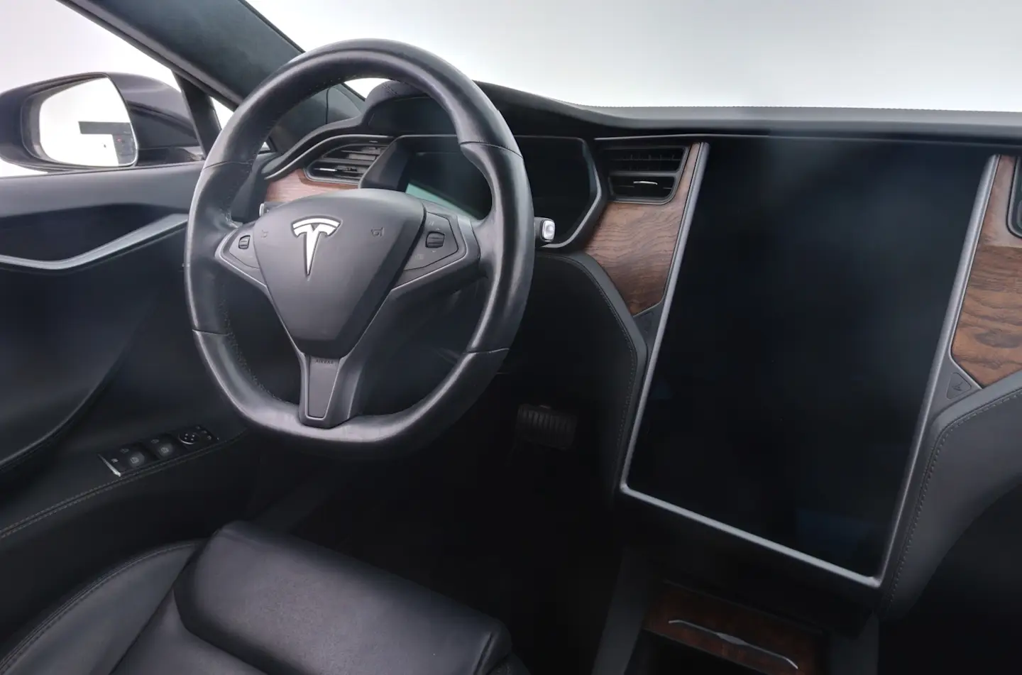 Car Image - 5LjNWqnC8HcoyzKTKqEe6X