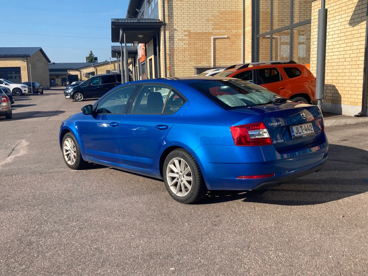 Car Image - 2Tu9ApufIBV3rm707FGaiU
