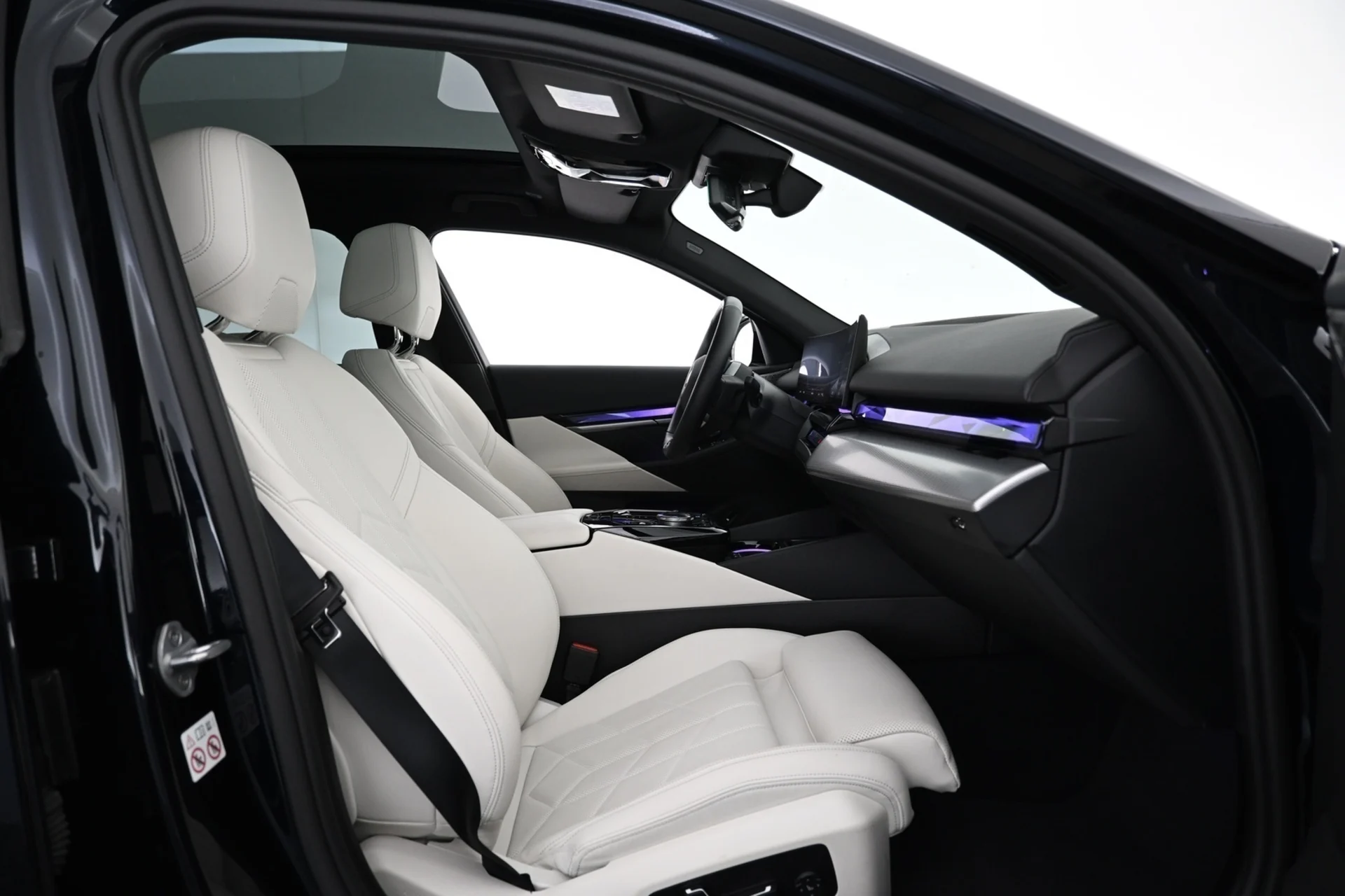 Car Image - 5tsARDLsTrSnImvRlgSMk9