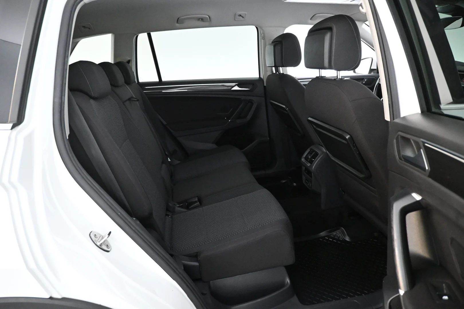Car Image - 6JkW5QO1r1XLVfQ7uUbVT9