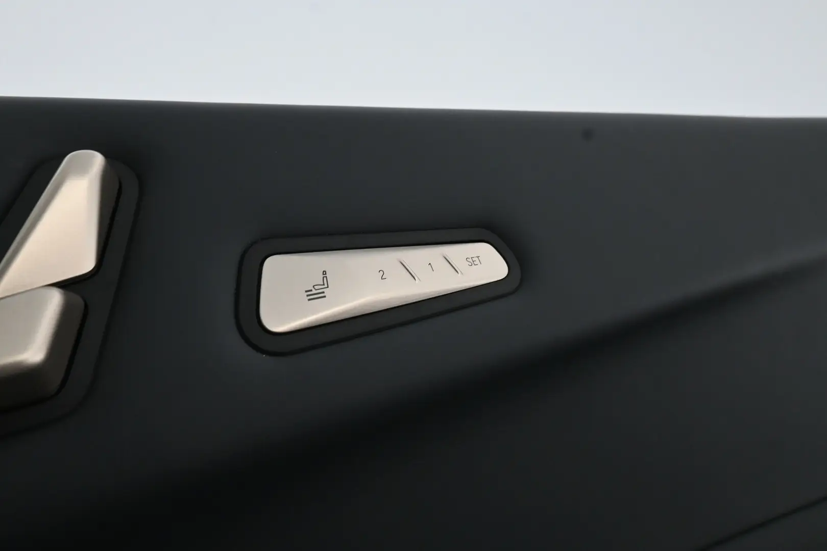 Car Image - 4K6Hz0TvUQsxtr35OYwuH7