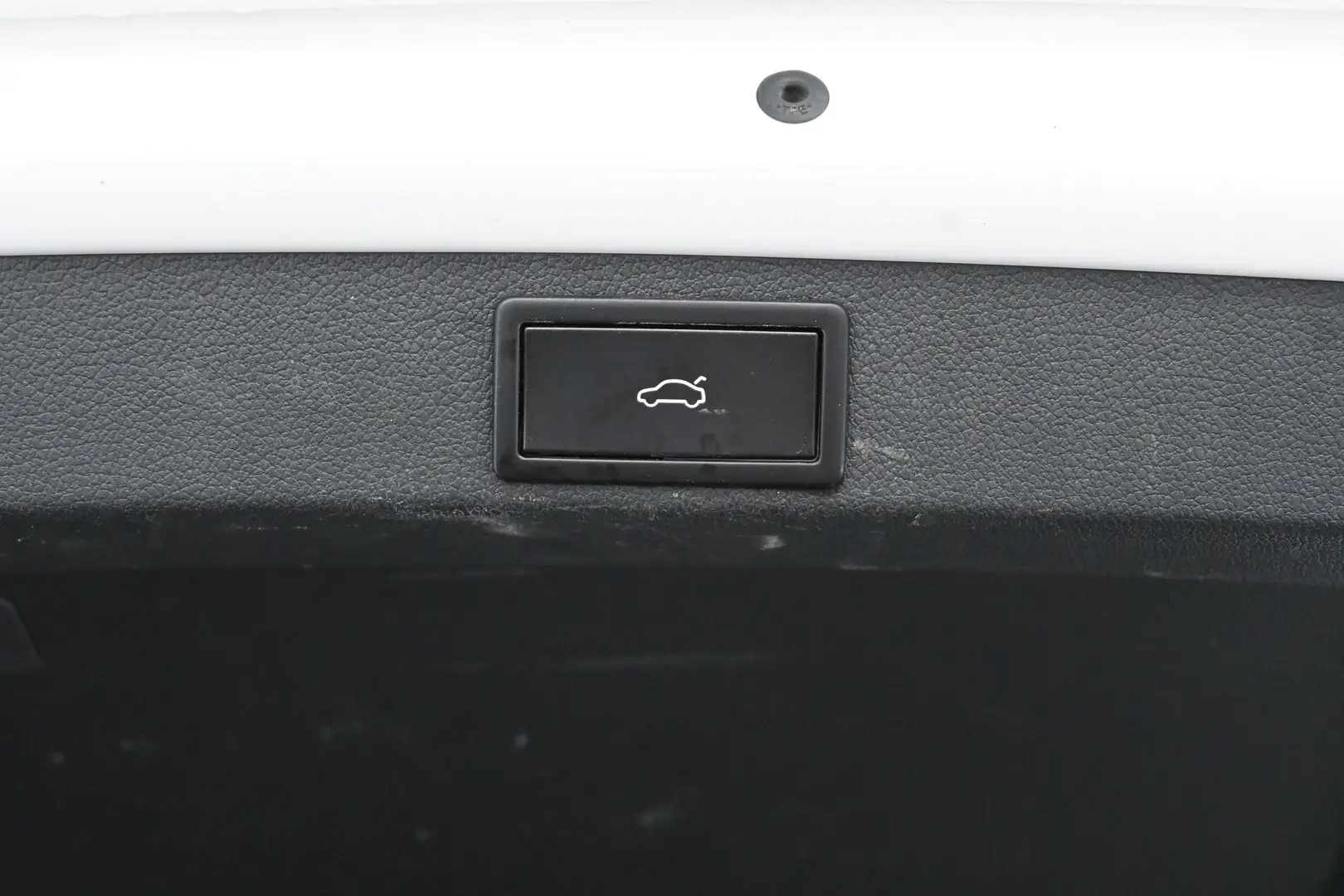 Car Image - 6uP9j8PVpmDpYNYIxBjsod