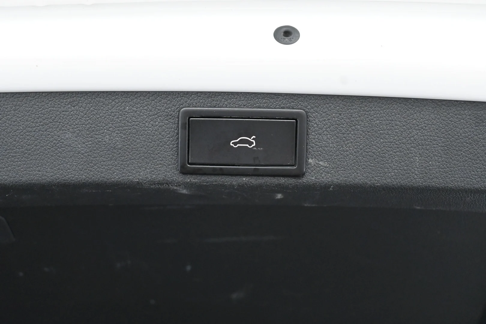 Car Image - 6uP9j8PVpmDpYNYIxBjsod