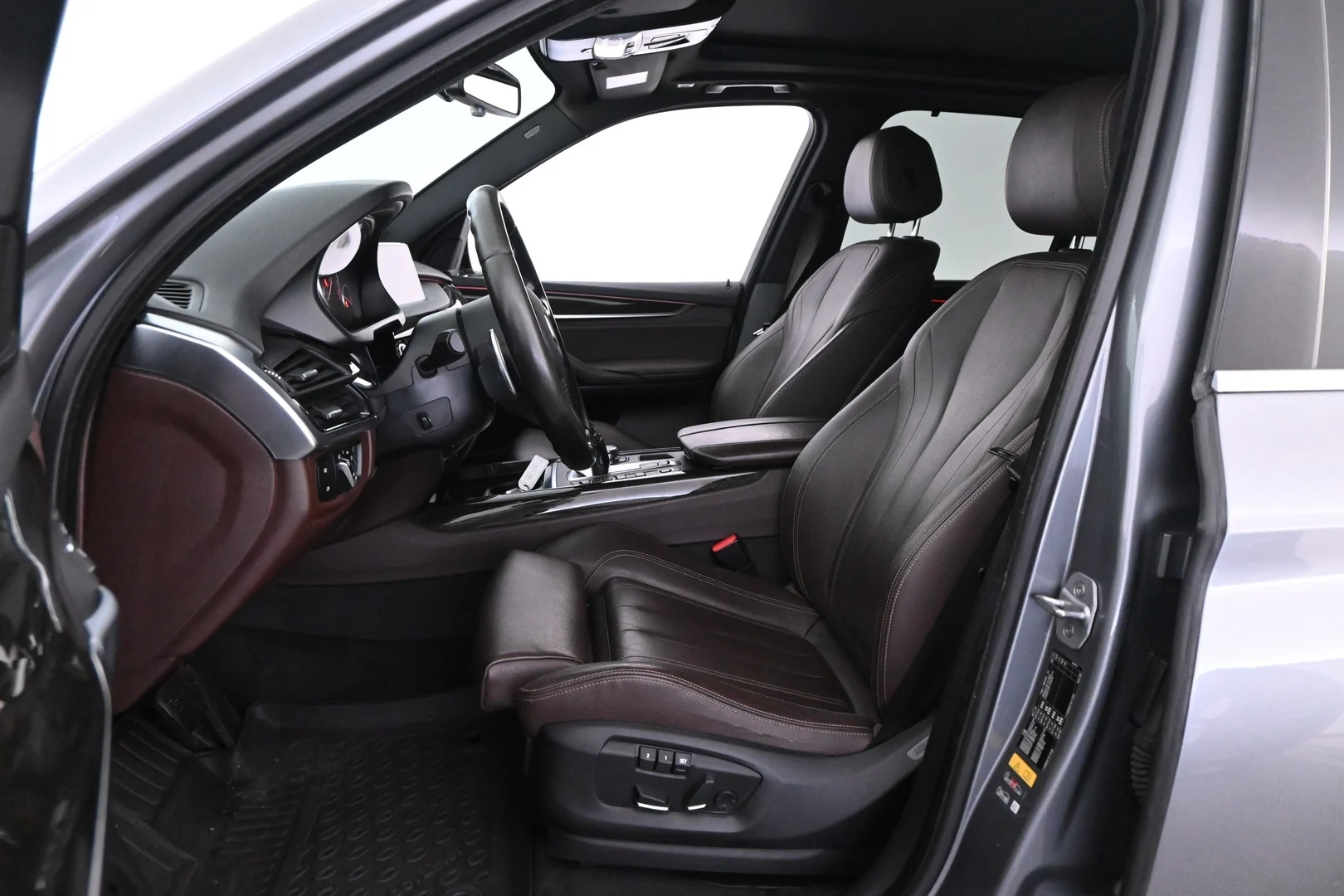 Car Image - 2fUku83E9jcAMM7Qt8y10m