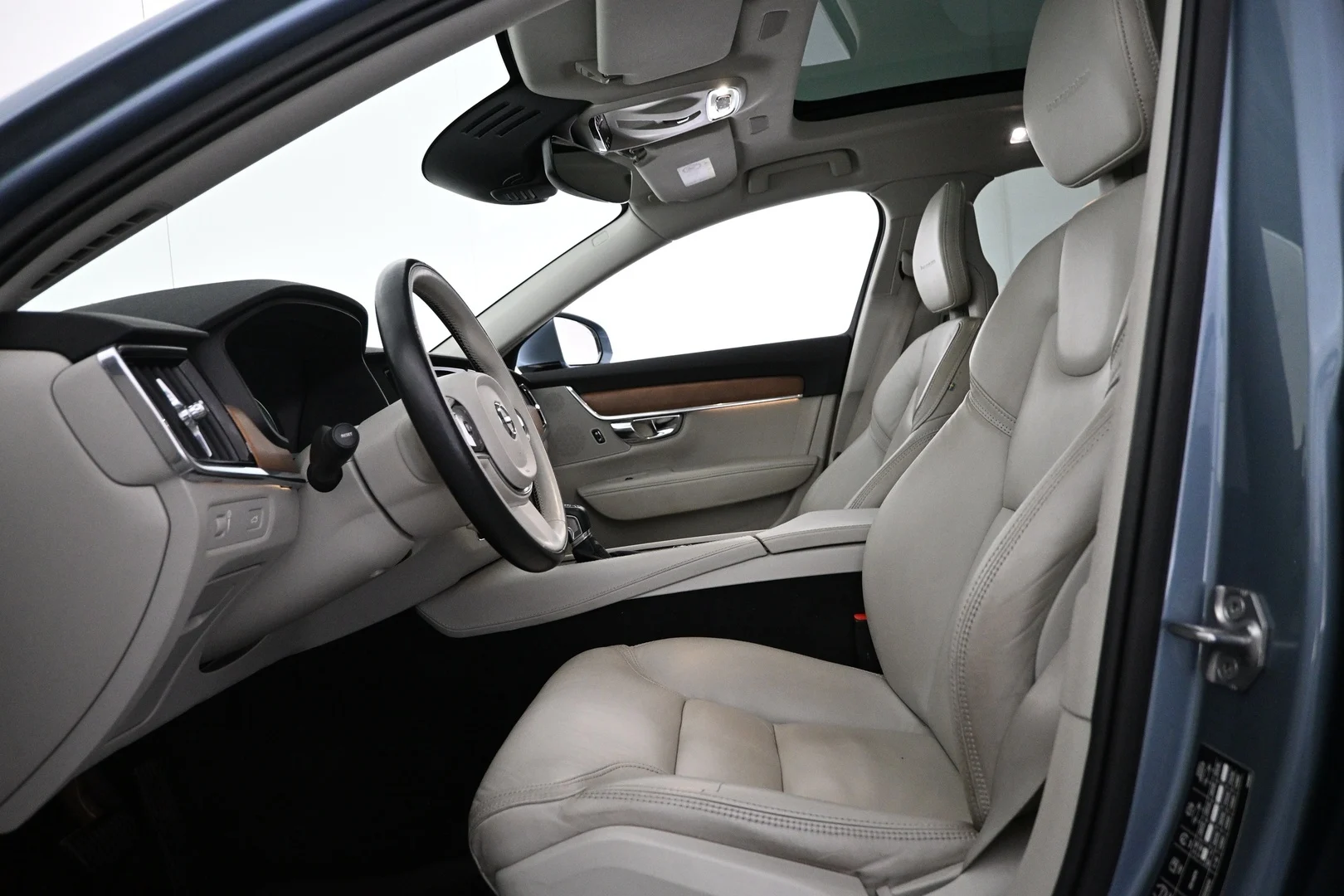 Car Image - 2LC8briqfAV81TdwmgtRUU