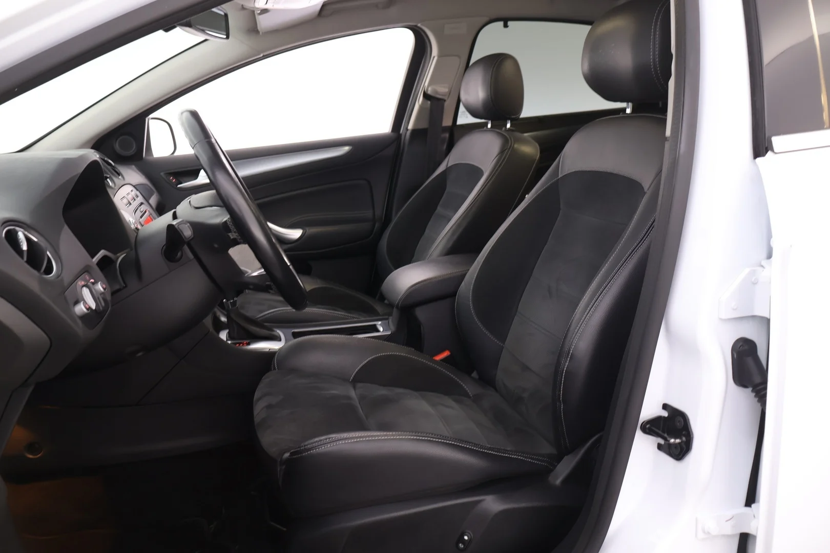 Car Image - 5llDR4eUz4Dy0ixkuqBIos