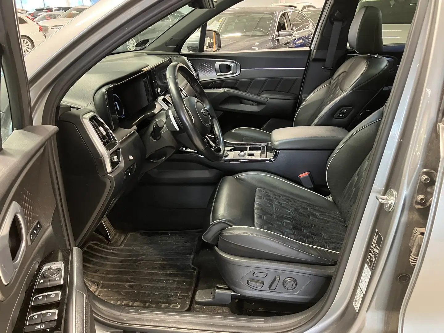 Car Image - 1Oh8HDA9EIpJNoNBcOuSWT