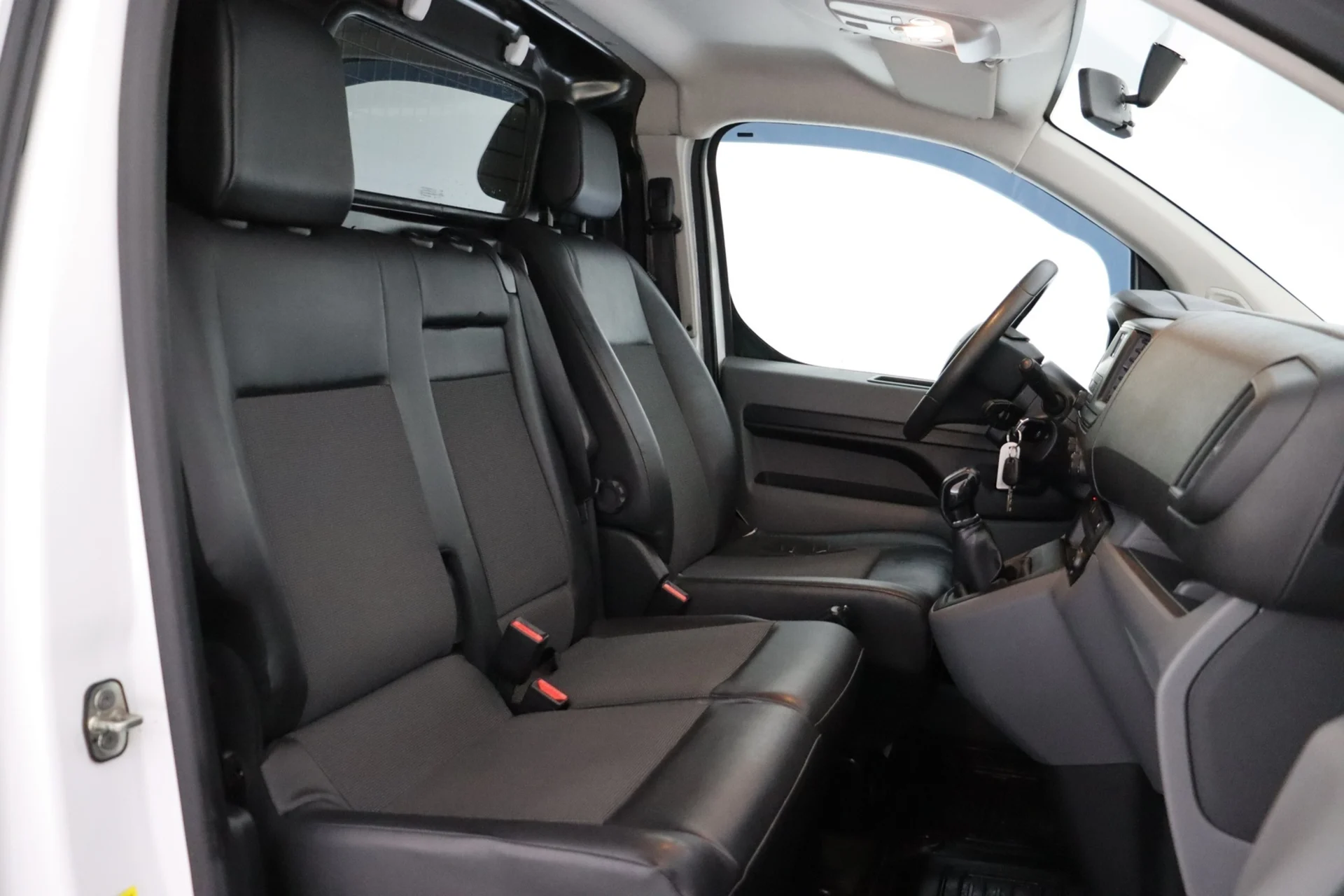 Car Image - 2Uc8mTvwV50AUd4YVtIEWT