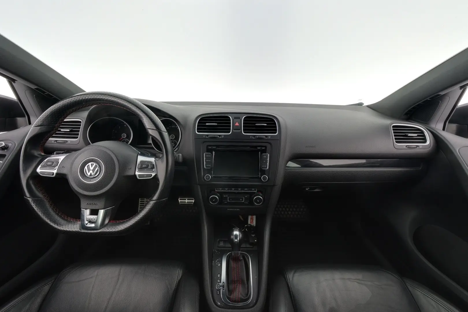 Car Image - 39RWFtxfqNGxVJLRYmLmDo