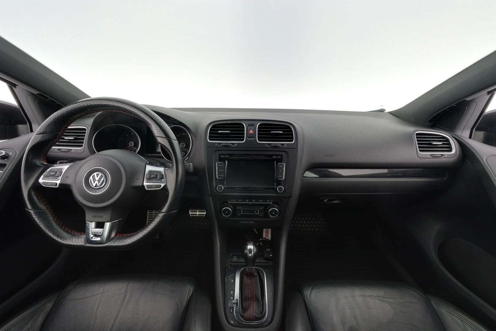 Car Image - 39RWFtxfqNGxVJLRYmLmDo