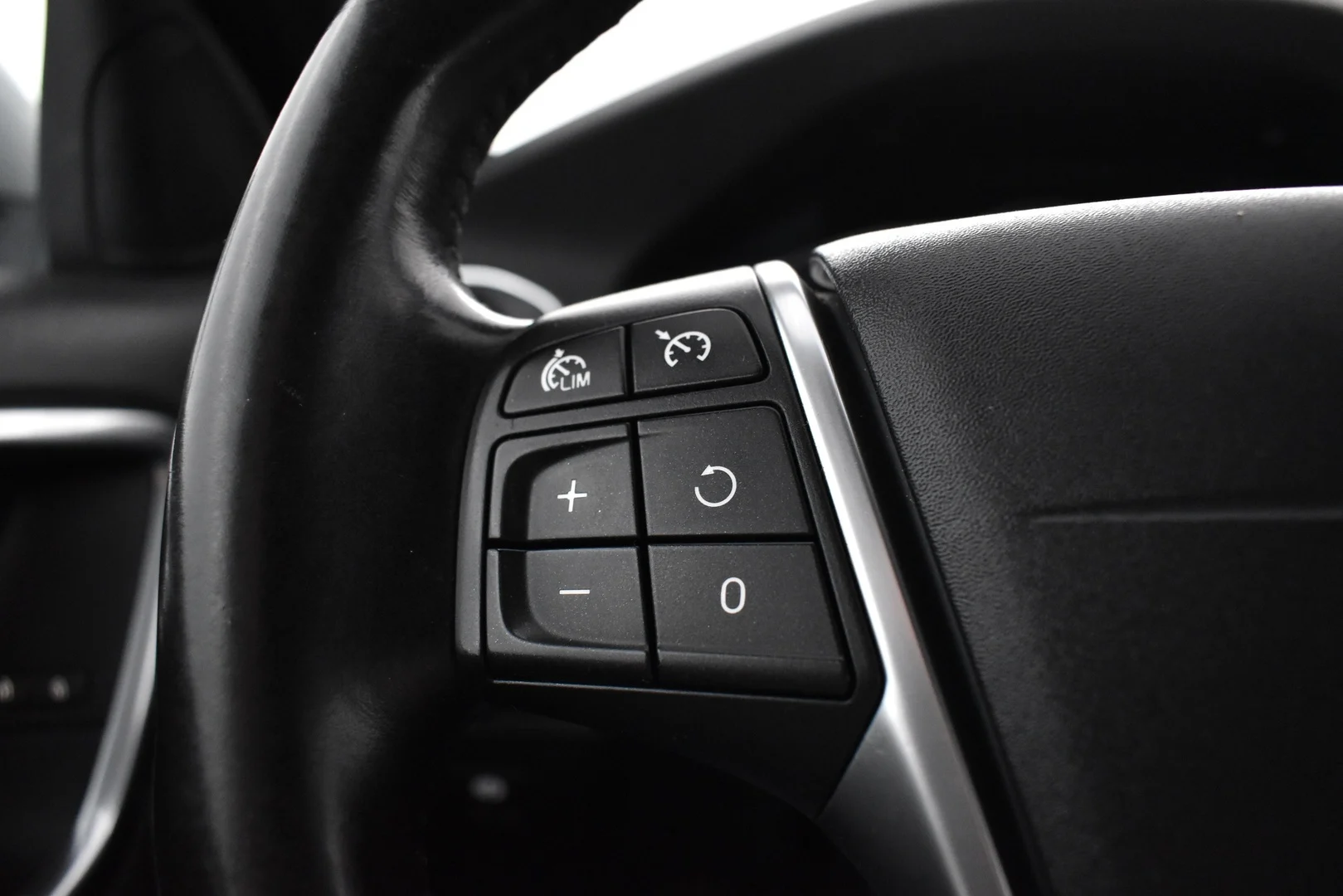 Car Image - 6gOrfLRZfSCtNzMa1Y0zSq