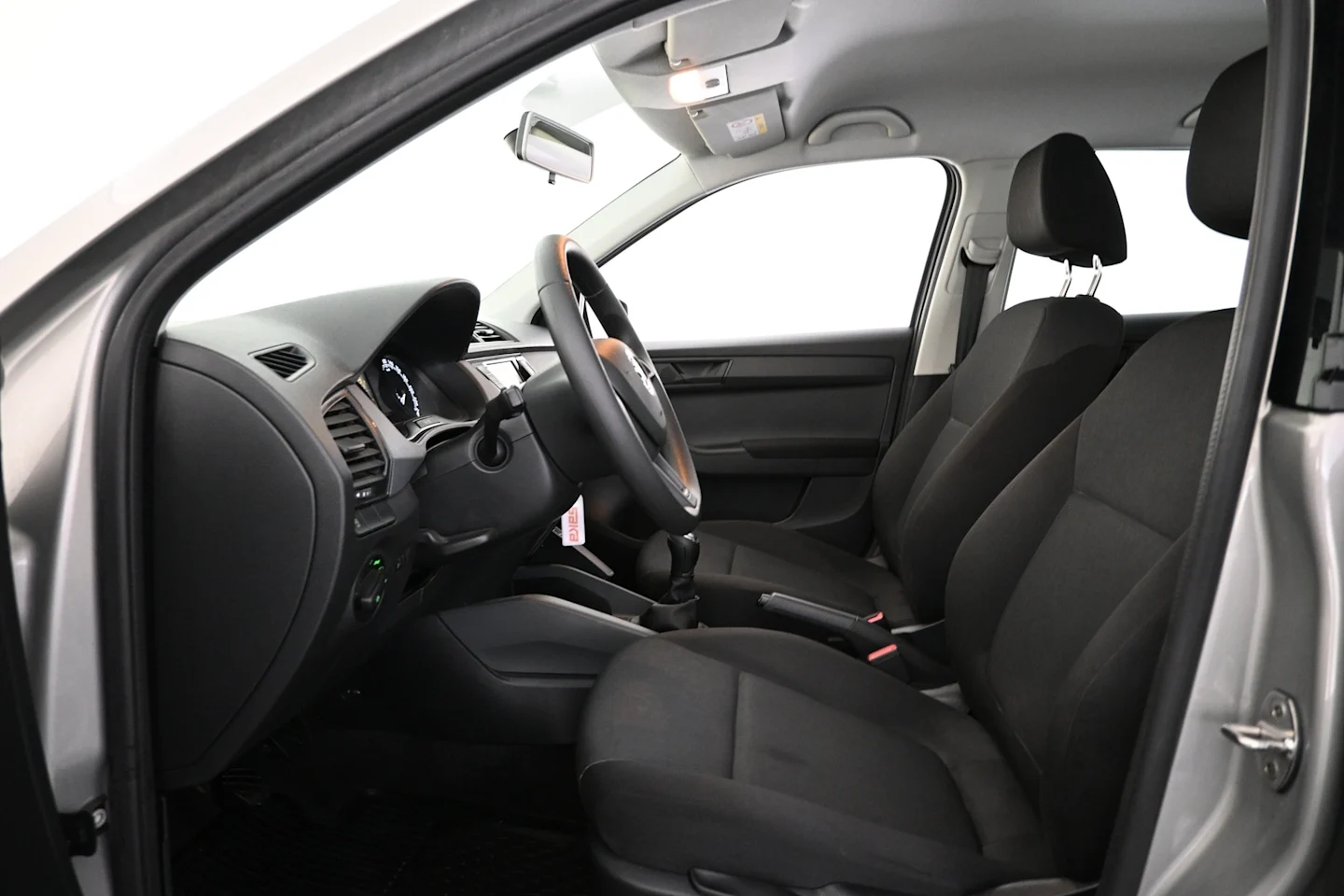 Car Image - uJbqobai3BkurtKDWKrjc