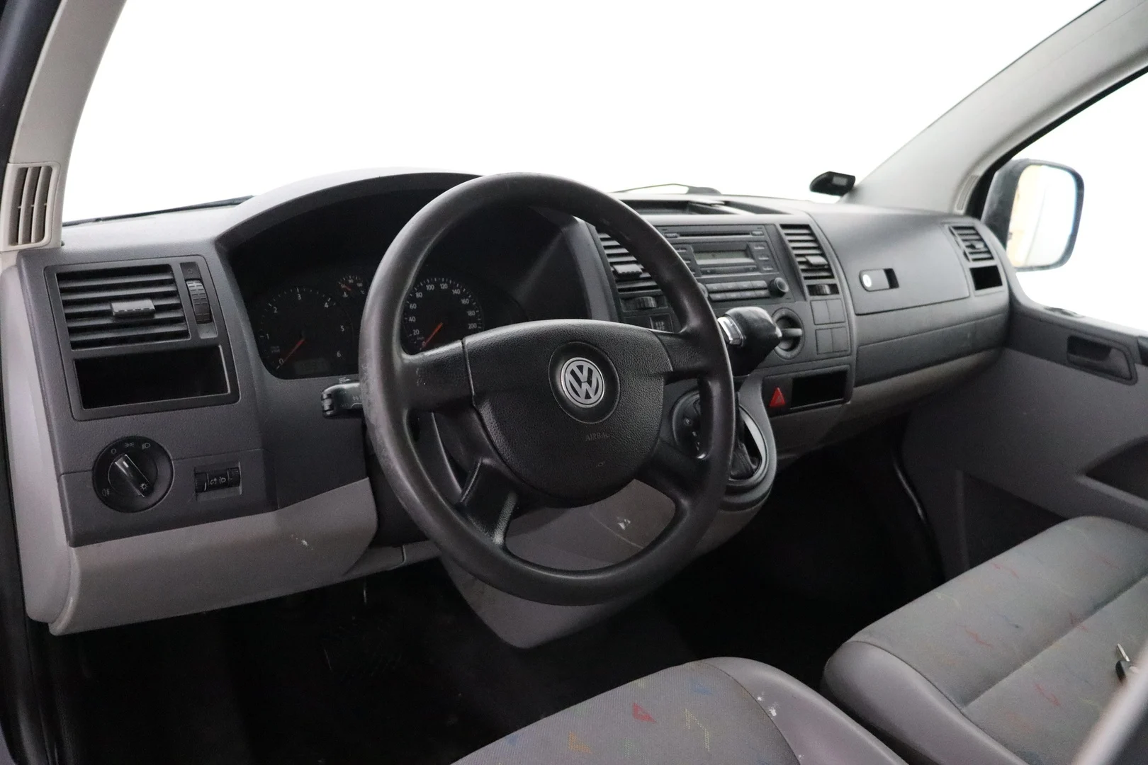 Car Image - 1FyS825JiXBvQPvA8qQqZD