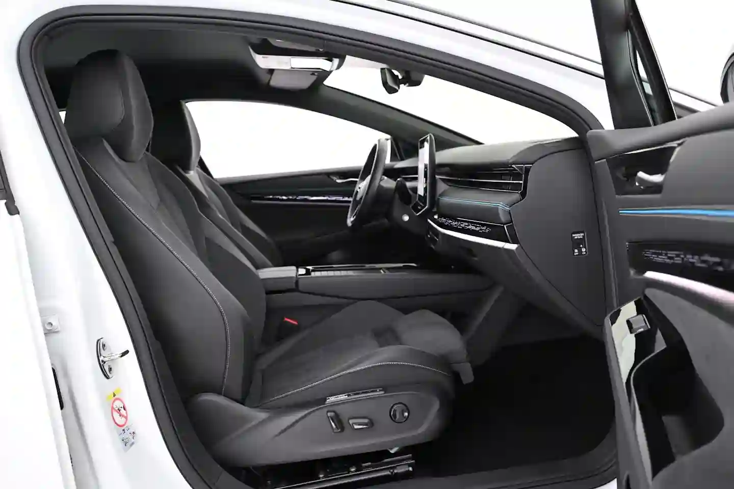 Car Image - 3WA0w2JlFmLKBLIH7T5iMe