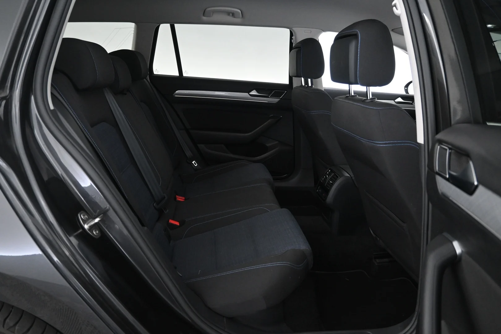 Car Image - 49kKCD4I7YkxnWQNdPSE1w