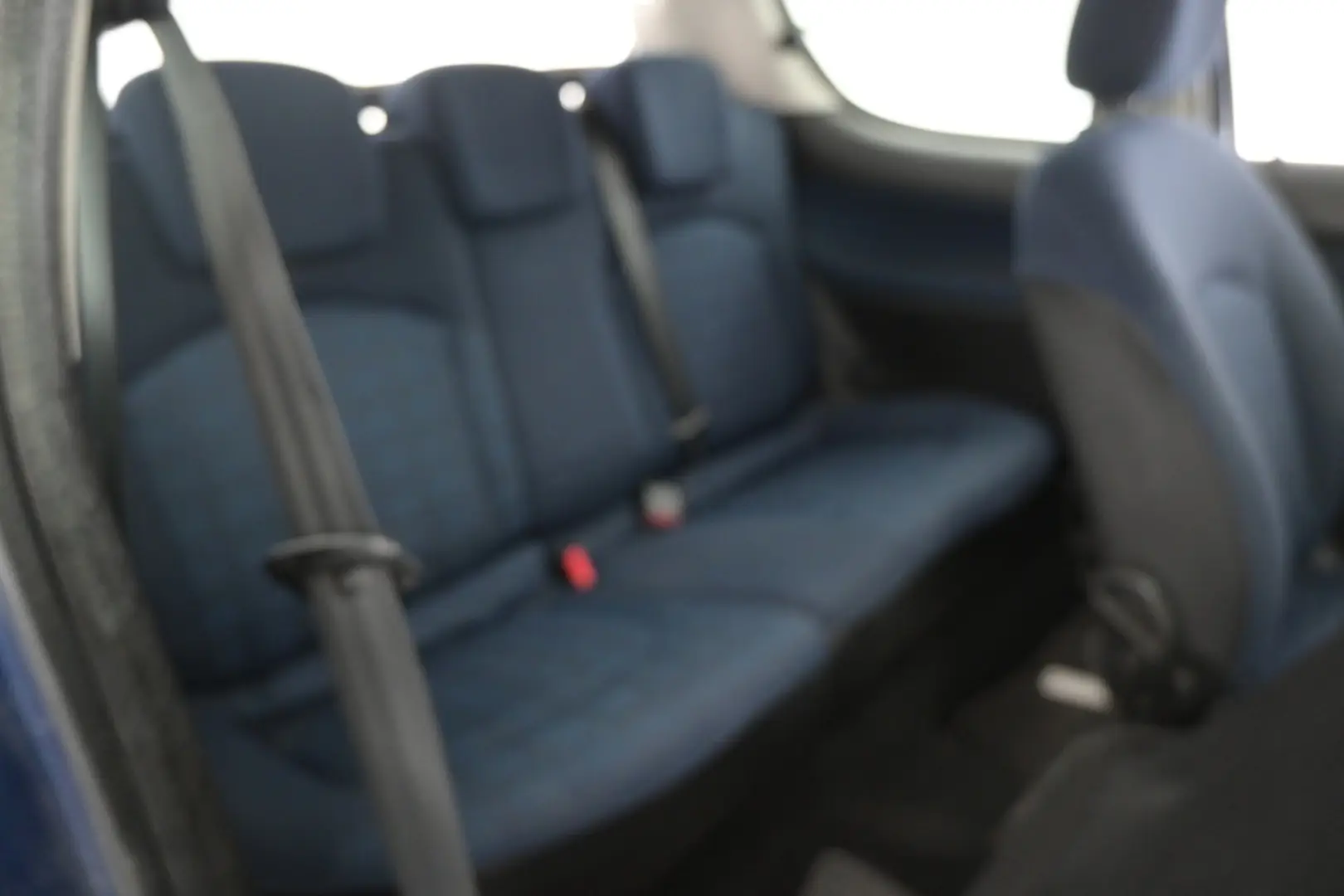 Car Image - yrDOatg1eYospqfY0FkOf