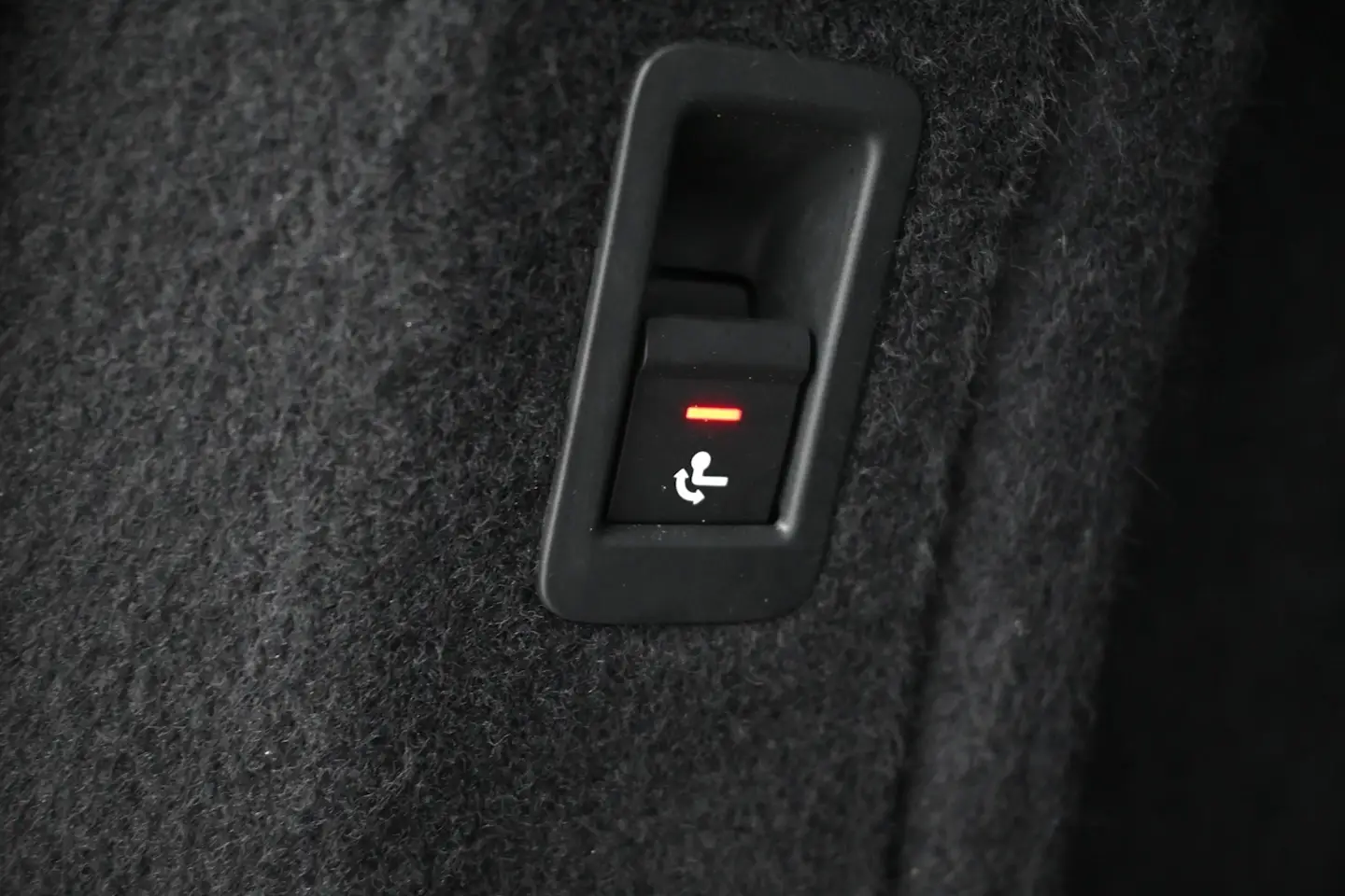 Car Image - 5pocurbbGsm6bKBR0kmsOE