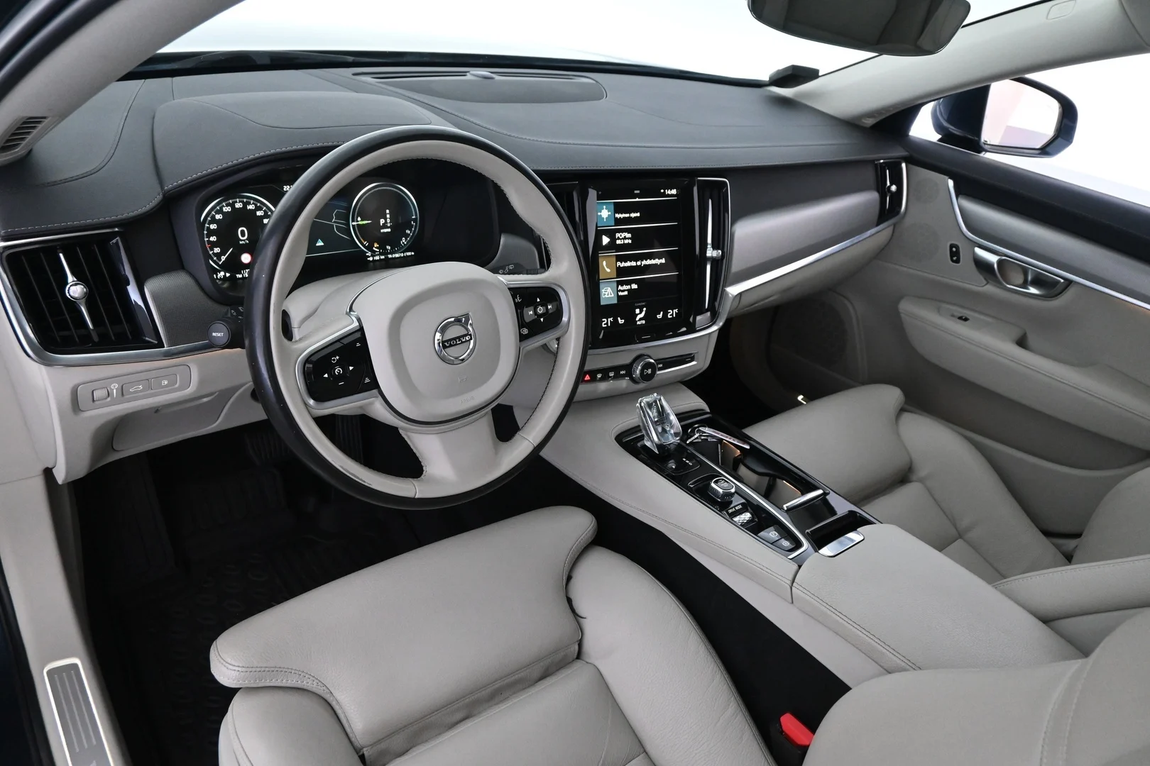 Car Image - 6iL4nPhr9tCnTl8vwLKTCo