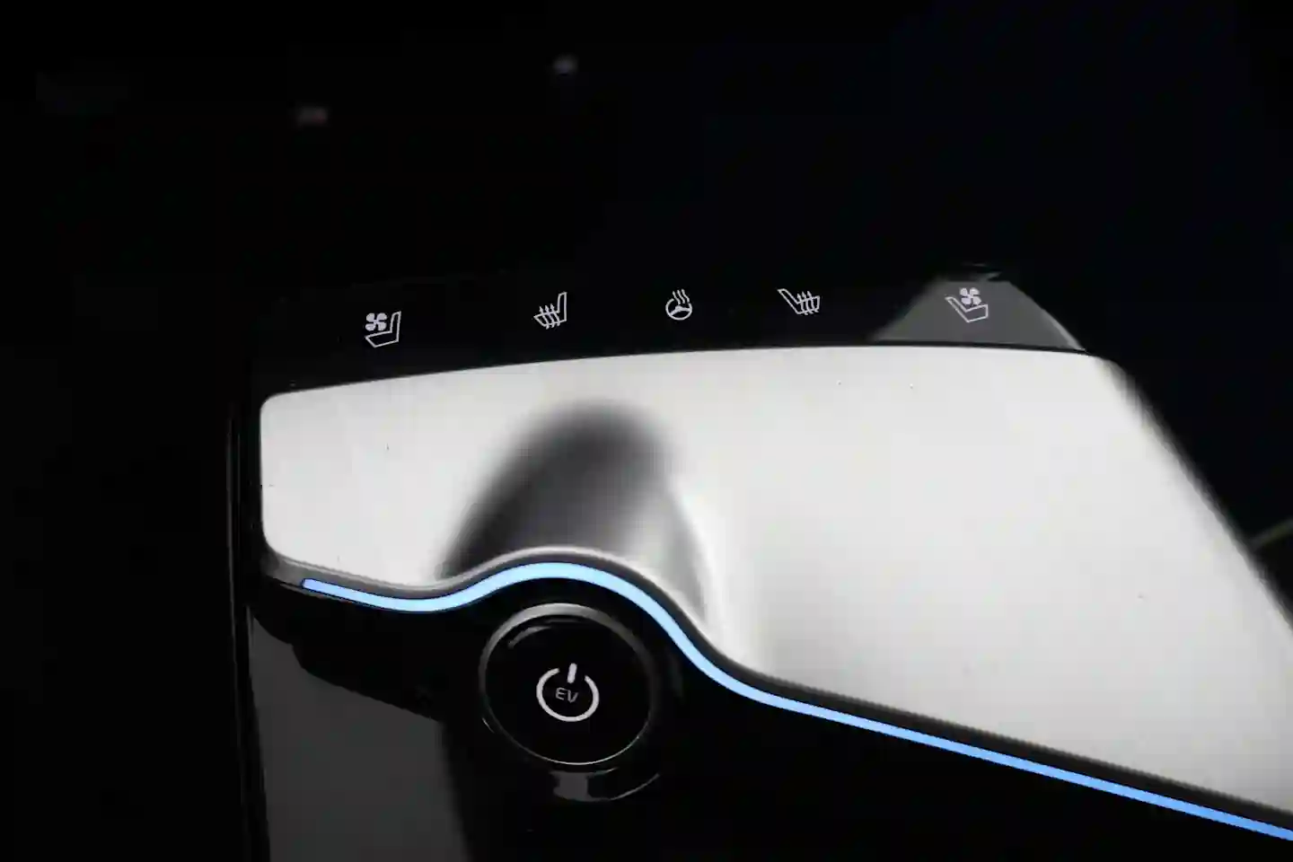 Car Image - 5R1VA3te1jc8C9kHPzs2Bq