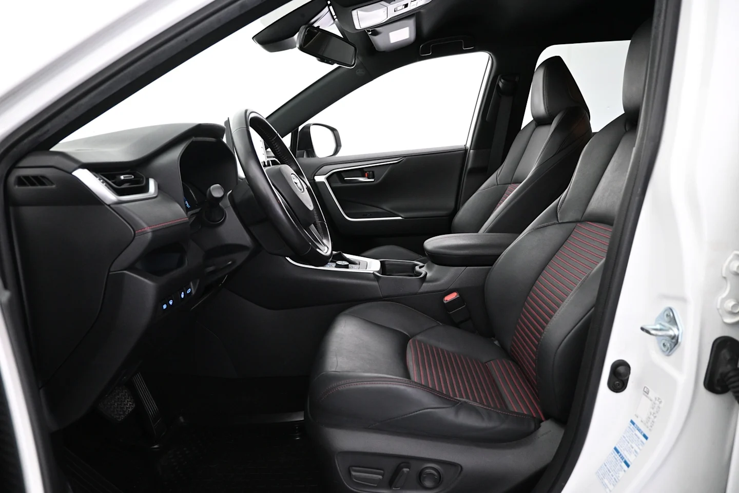 Car Image - 2YYh101bhuSBLneaLWqU1X