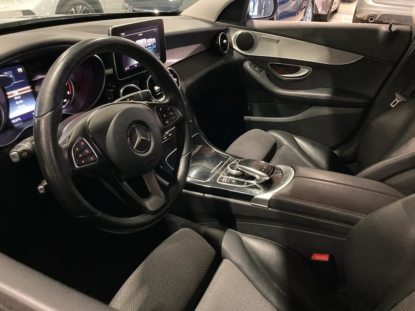 Car Image - 7thjXnFqB4yCeiZ8iYryb3