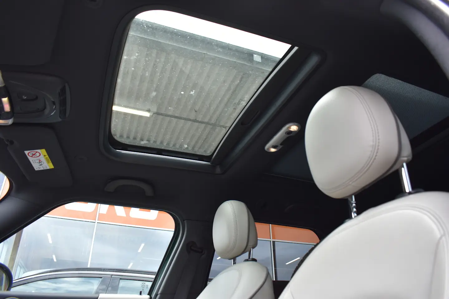 Car Image - 6da26LLYS5MV2oKUA1M9aV