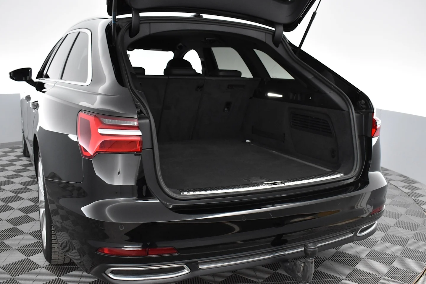 Car Image - 5IulBvw0dADNAPF5GGUc1L