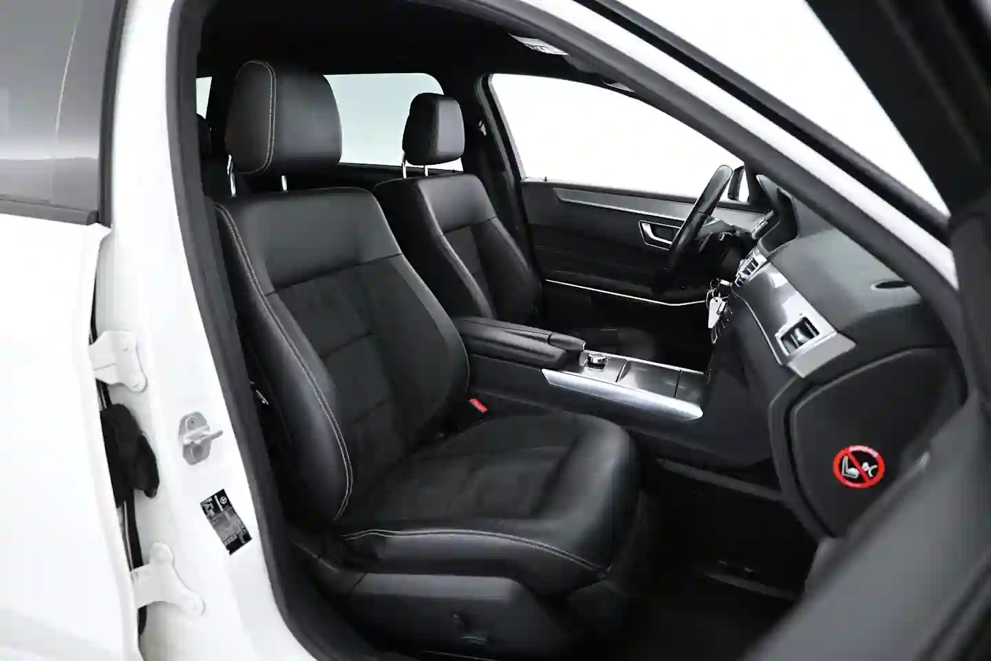 Car Image - 7bXLO9KgWYzr4WUhhiKOf9