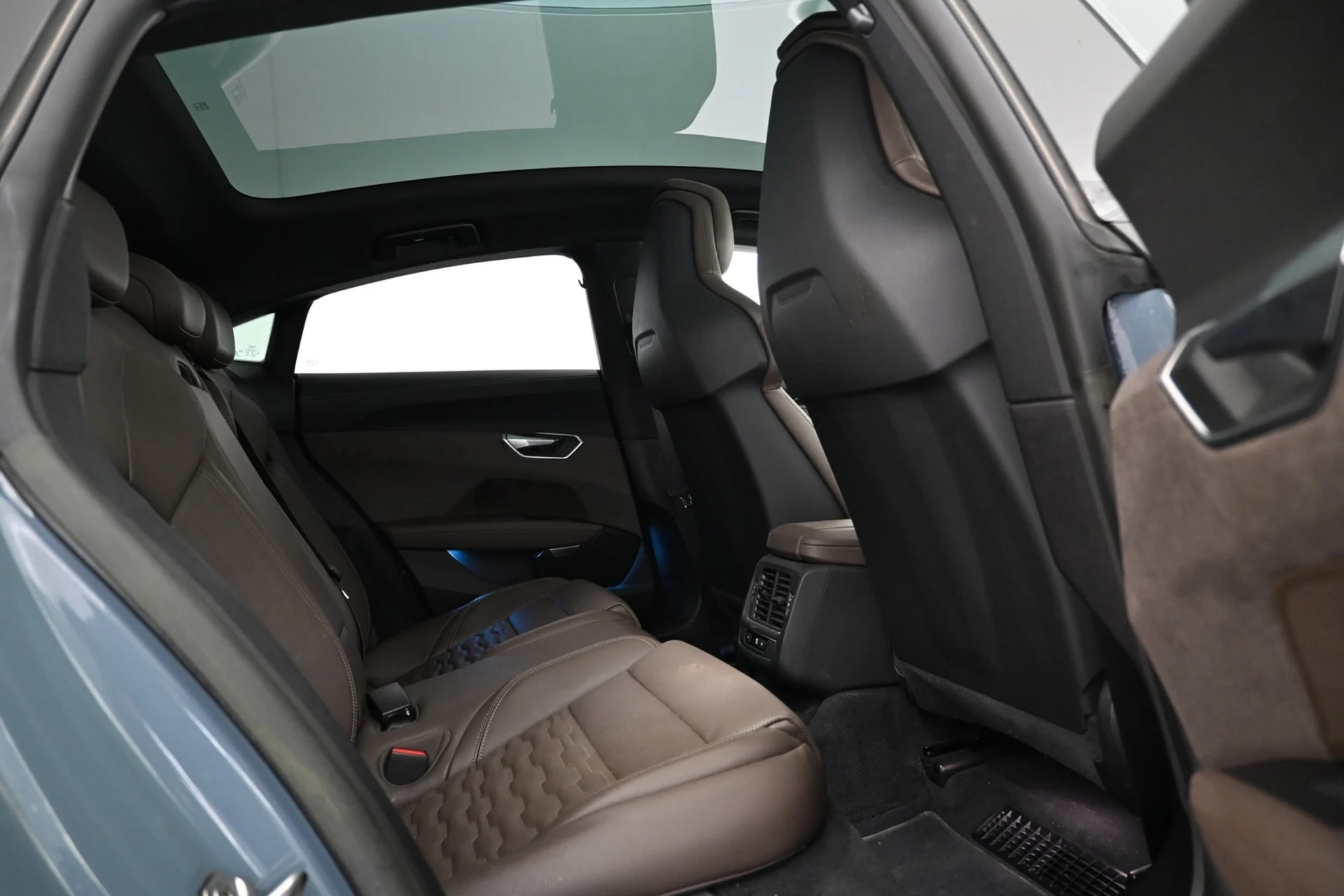 Car Image - 39feVVLBnoOwKvRRW1X275